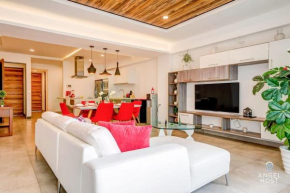 Condo with Amenities Sleeps 8 Roof Pool Gym